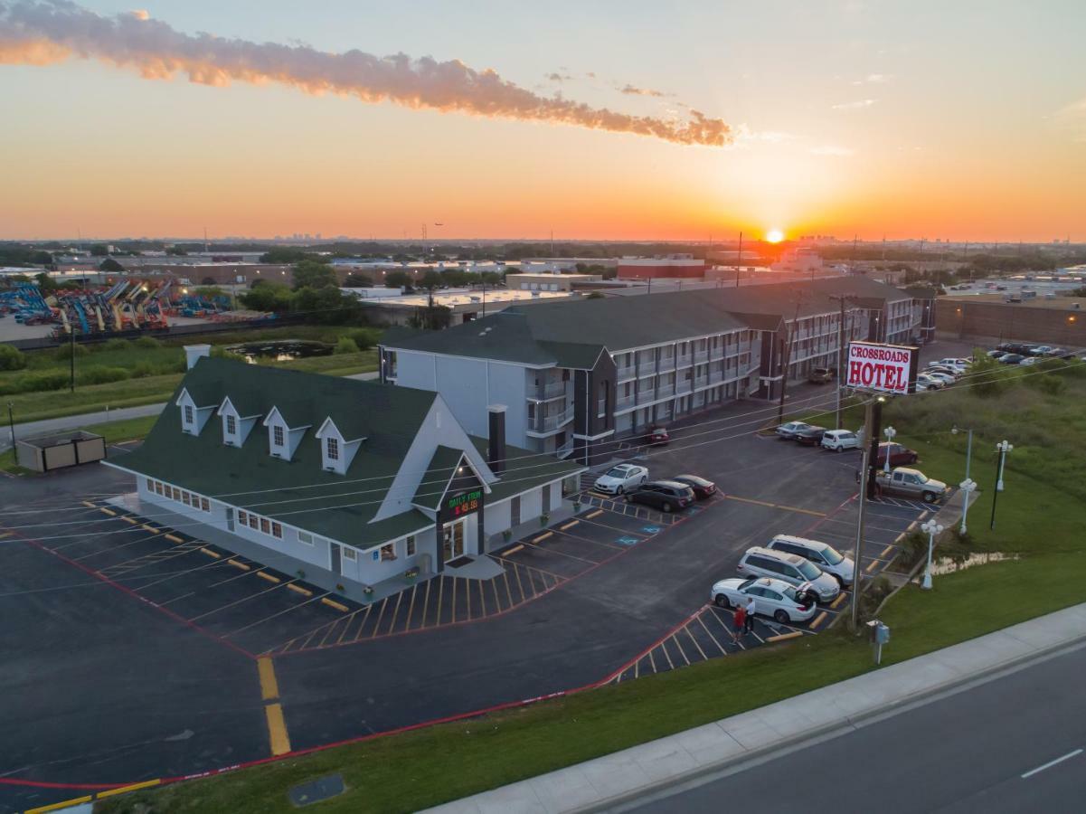 The Crossroads Hotel And Suites Irving Exterior foto